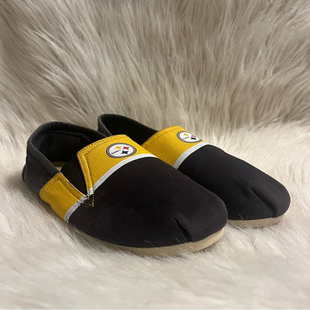 Pittsburgh Steelers Canvas Slip-Ons/Slippers
